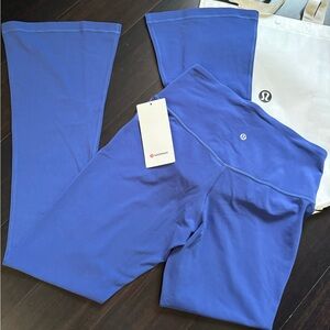 LULULEMON ALIGN HR FLARE PANT 32” in PSYCHIC SZ 10 NWT